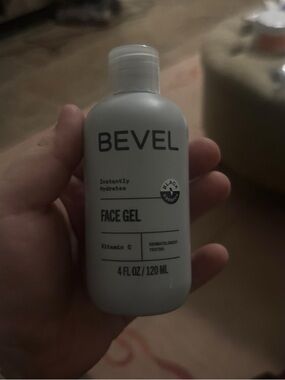 BEVEL Face Gel Cleanser - White